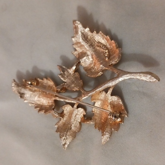 Vintage Rare Charel Brooch Textured Gold Leaves With Pearl, EUC - Picture 6 of 7